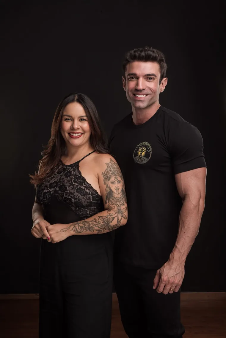 Tami Bhavani e Caio Furtado, fundadores do Espaço Mani